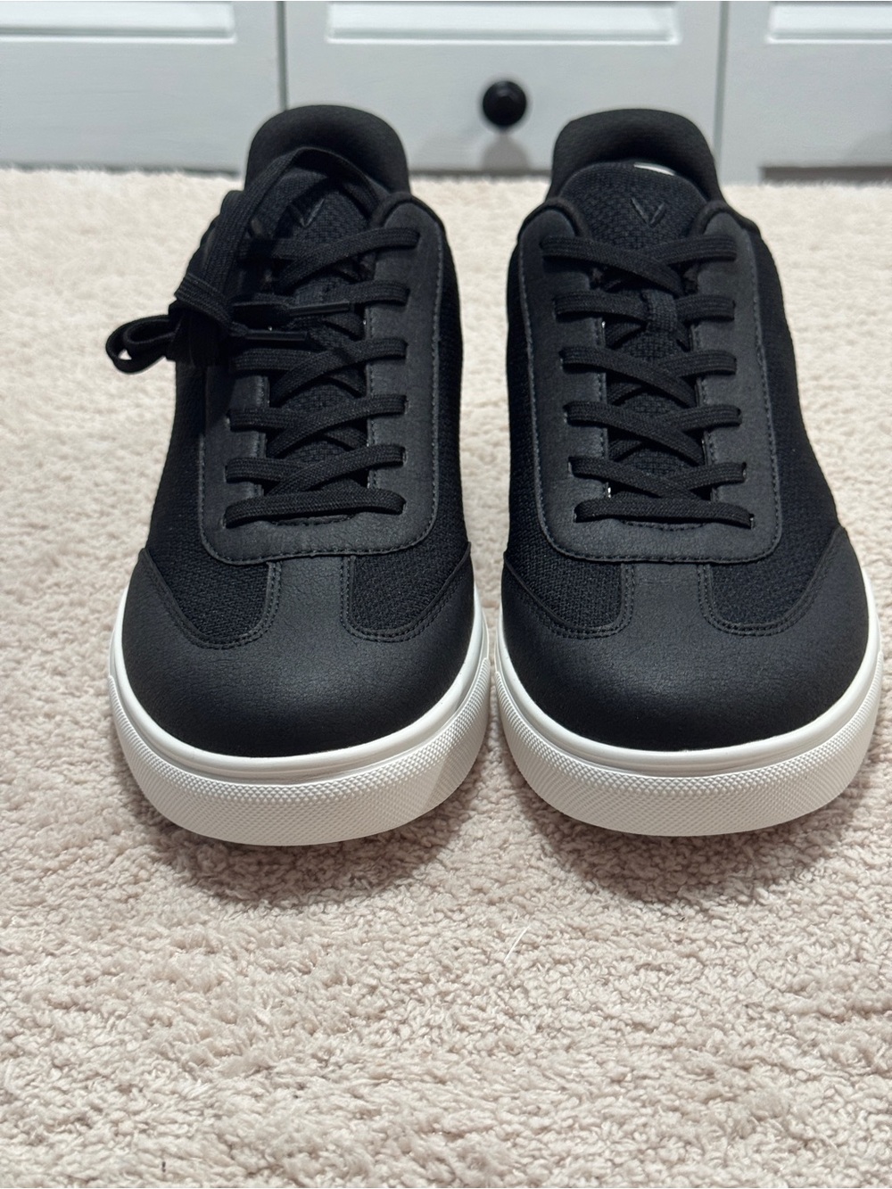 VIVAIA Versa Black Water Repellent Sneakers Women’s 9.5 EU 41 New With Box